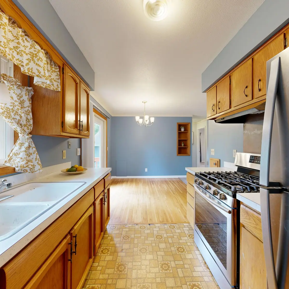 Kitchen before the redesign
